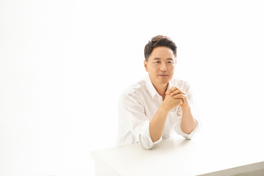 Meet the 9 Faces of APAC Beauty 2025: 3. Sungho Lee